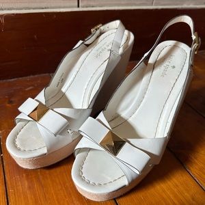 Price drop 🚨 Kate Spade White Leather Wedge with Gold Accent, Size 10